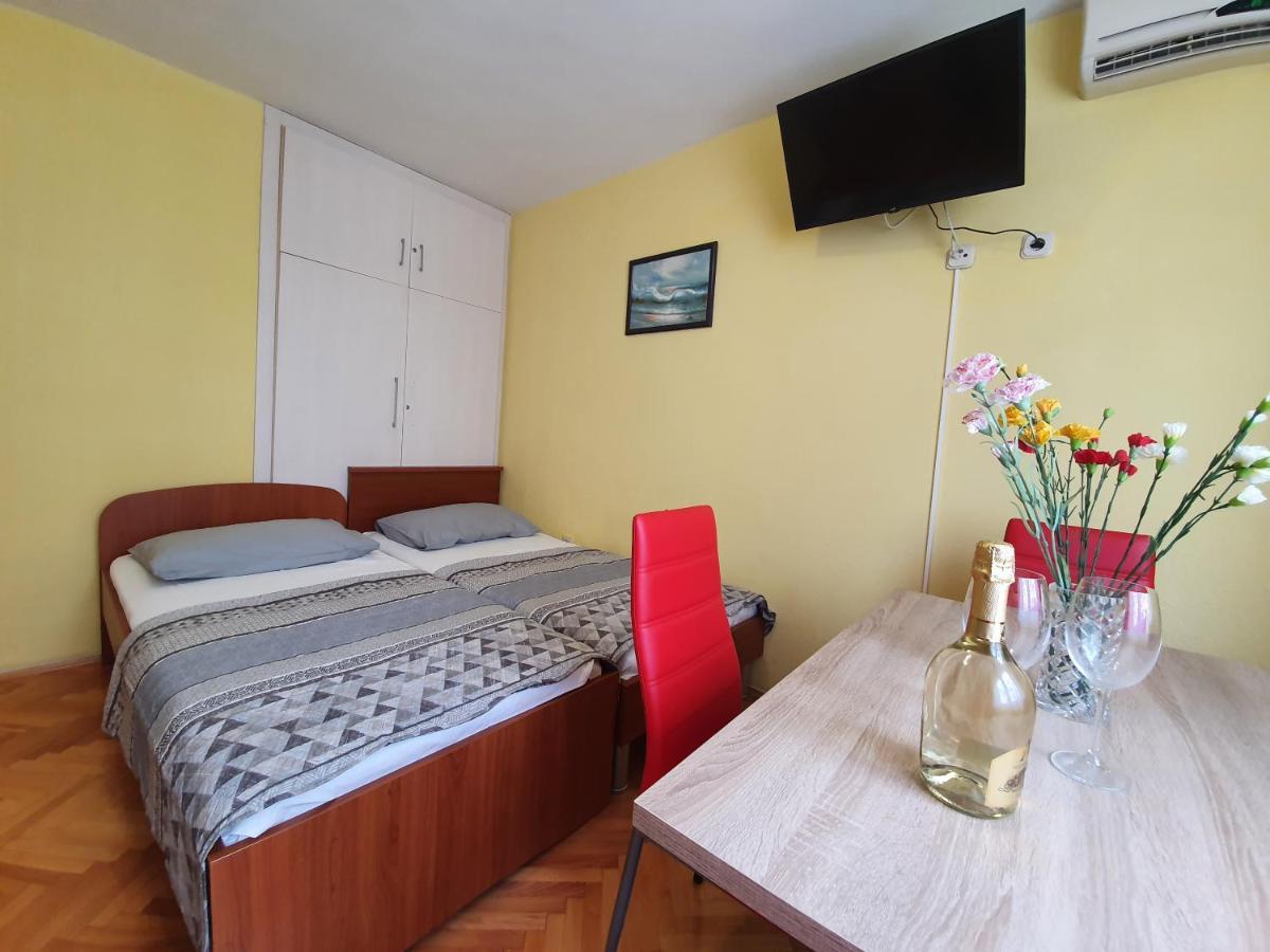 Apartments Ribarevic มาคาร์สกา ภายนอก รูปภาพ